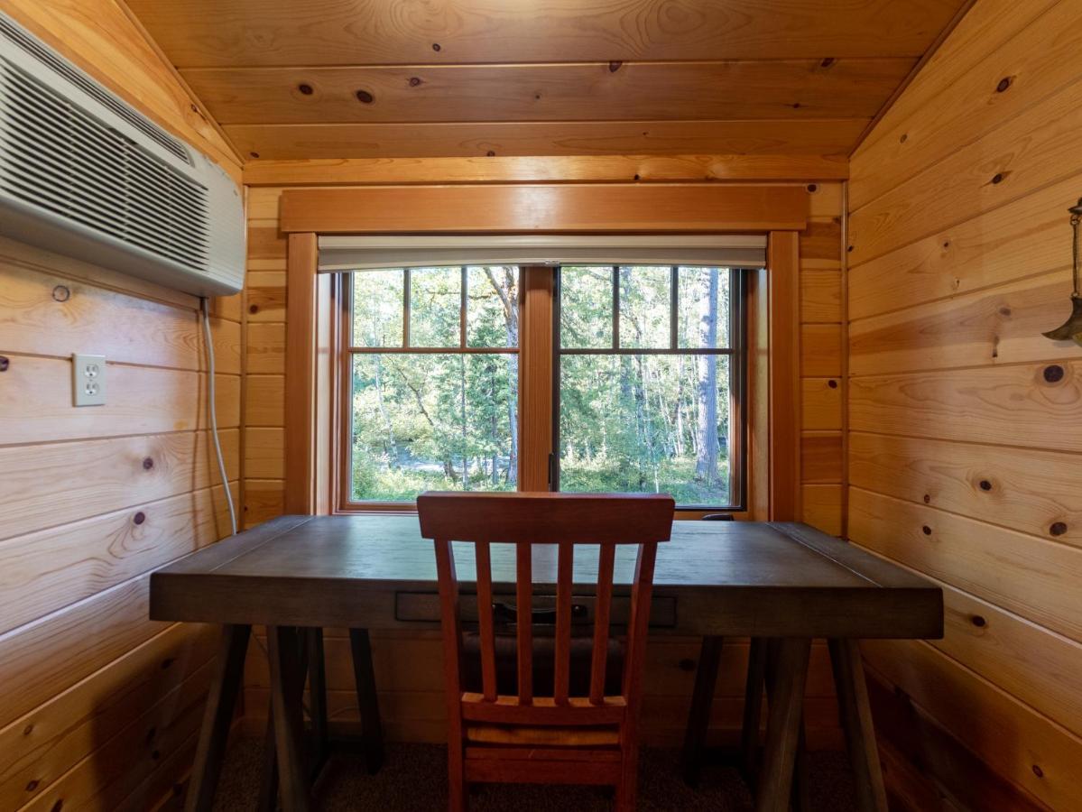 On The River Wooded Bliss Cabin Near Loloma McKenzie Bridge Exteriör bild
